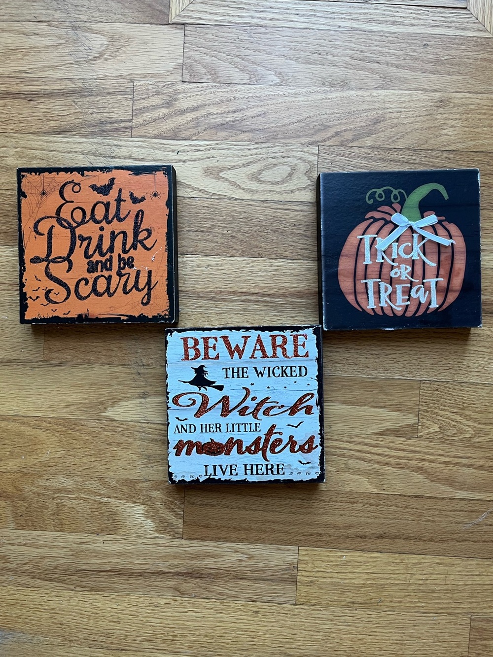 Halloween Decorations Signs
